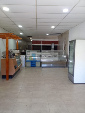 VENTA  DE 2 LOCALES COMERCIALES